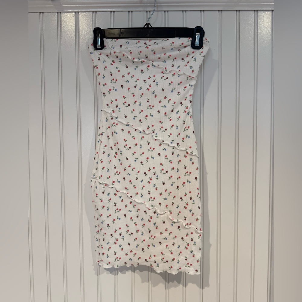 Princess Polly White Strapless Bodycon Dress with Red Floral Pattern